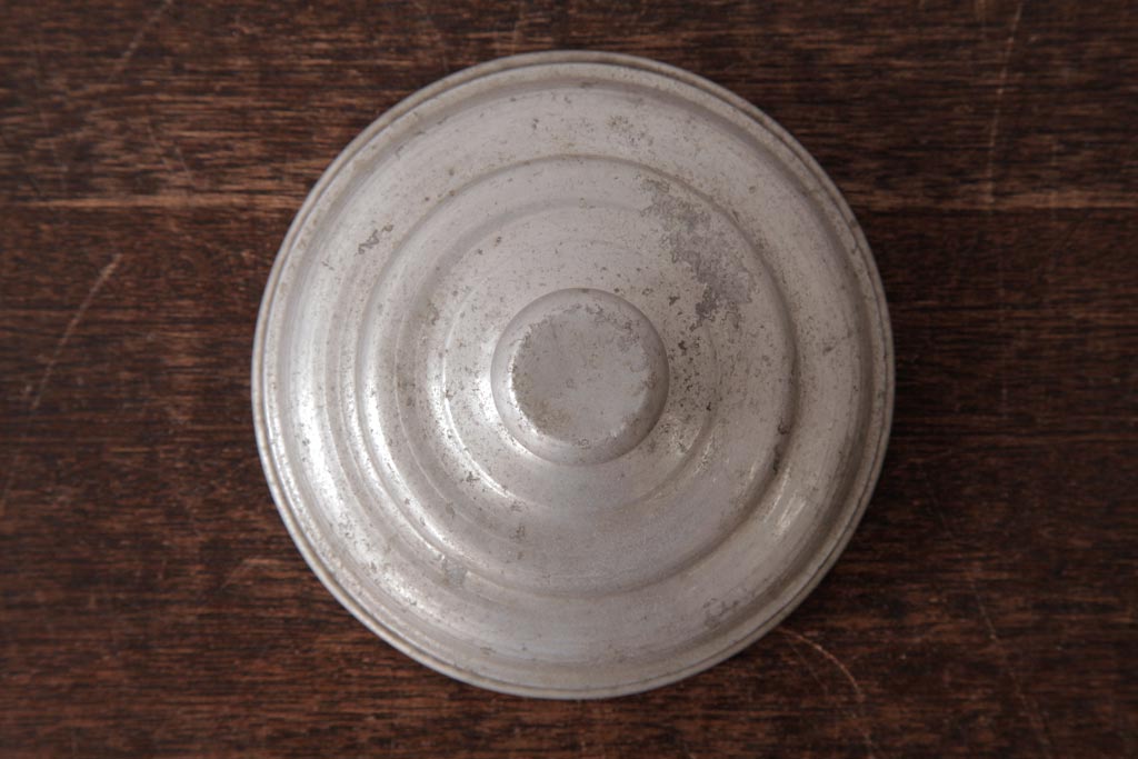 アンティーク雑貨　昭和期　丸みを帯びたシルエットがレトロなガラス瓶(ガラスビン、角瓶)