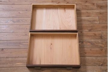 アンティーク家具　最高級品!　三方ケヤキ材　クラシカルな佇まいが魅力的な食器棚(収納棚、キャビネット)