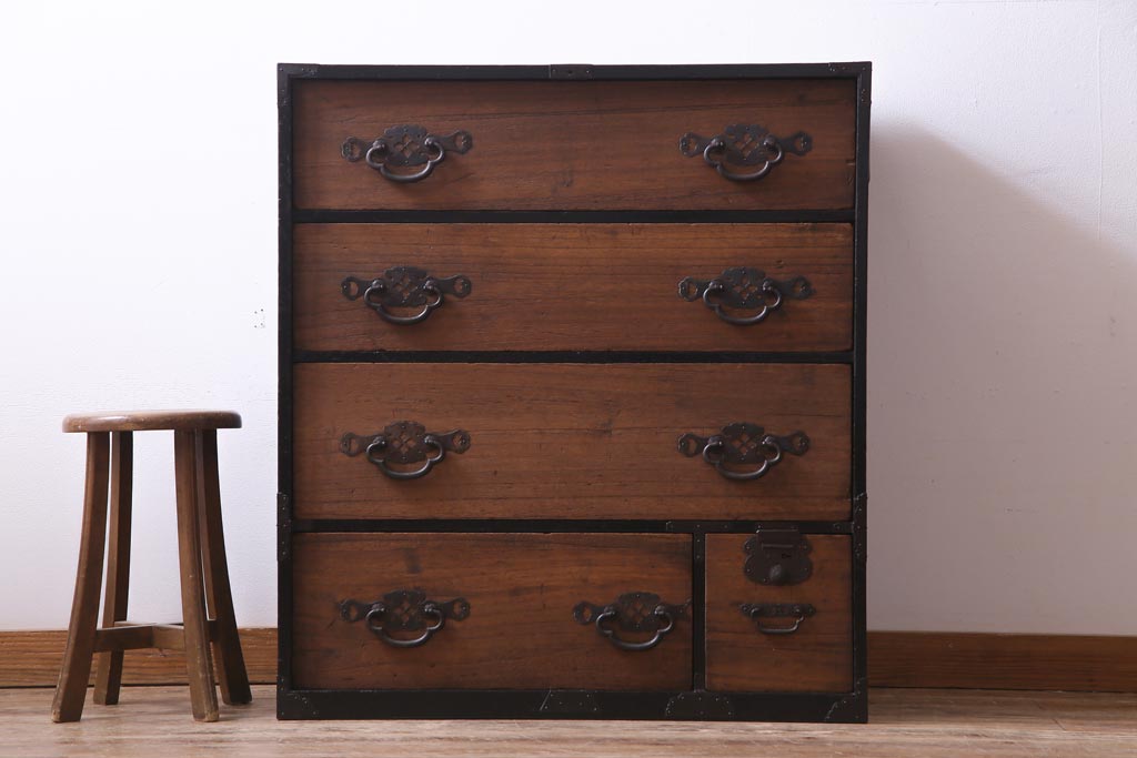 アンティーク家具　和製アンティーク　コントラストが味わい深い松本衣装箪笥(時代箪笥、和タンス)