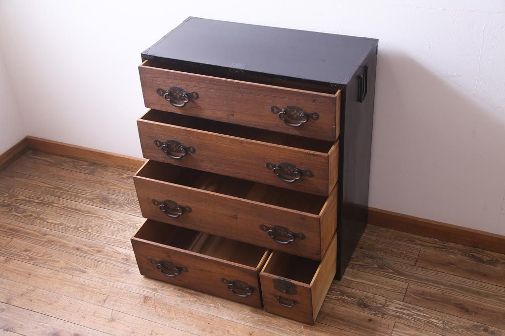 アンティーク家具　和製アンティーク　コントラストが味わい深い松本衣装箪笥(時代箪笥、和タンス)