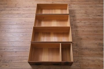 アンティーク家具　和製アンティーク　コントラストが味わい深い松本衣装箪笥(時代箪笥、和タンス)