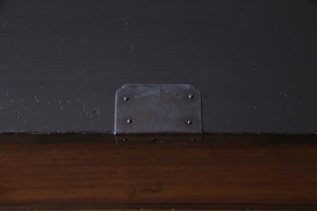 アンティーク家具　和製アンティーク　コントラストが味わい深い松本衣装箪笥(時代箪笥、和タンス)