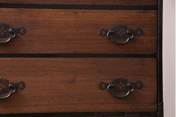 アンティーク家具　和製アンティーク　コントラストが味わい深い松本衣装箪笥(時代箪笥、和タンス)