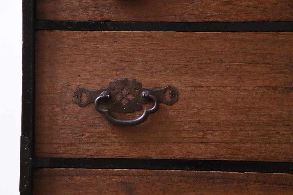 アンティーク家具　和製アンティーク　コントラストが味わい深い松本衣装箪笥(時代箪笥、和タンス)