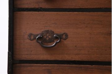 アンティーク家具　和製アンティーク　コントラストが味わい深い松本衣装箪笥(時代箪笥、和タンス)