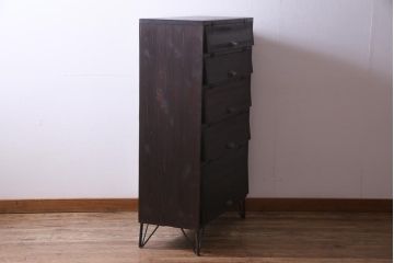 リメイク家具　前板ラワン材　パタパタ扉　濃い色合いが無骨な雰囲気を漂わせる鉄脚付き収納棚(5段タイプ)(下駄箱、戸棚、キャビネット)
