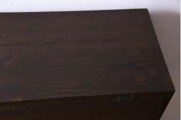 リメイク家具　前板ラワン材　パタパタ扉　丸い取っ手が愛らしい脚付き収納棚(5段タイプ)(下駄箱、戸棚、キャビネット)
