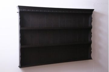 アンティーク家具　イギリスアンティーク　オーク材　彫刻と曲線の意匠がおしゃれなウォールラック(壁掛け飾り棚)