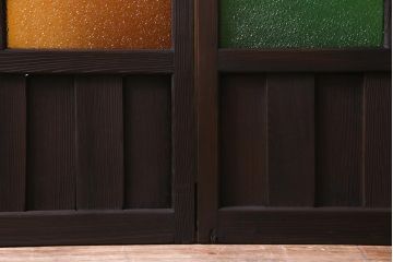 和製アンティーク　大正期　当時もの色ガラス入り!　レトロな色合いのガラス戸(引き戸、建具)2枚セット