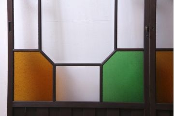 和製アンティーク　大正期　当時もの色ガラス入り!　レトロな色合いのガラス戸(引き戸、建具)2枚セット