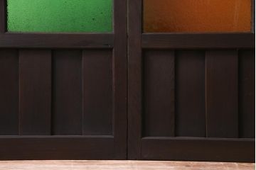 和製アンティーク　大正期　当時もの色ガラス入り!　レトロな色合いのガラス戸(引き戸、建具)2枚セット