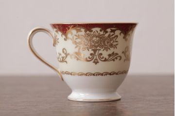 ノリタケ(Noritake、則武、日陶)　マルキ印　エレガントなデザインが魅力のカップ&ソーサー2客セット