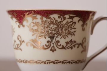 ノリタケ(Noritake、則武、日陶)　マルキ印　エレガントなデザインが魅力のカップ&ソーサー2客セット