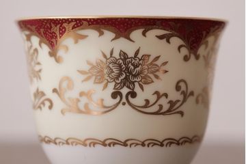 ノリタケ(Noritake、則武、日陶)　マルキ印　エレガントなデザインが魅力のカップ&ソーサー2客セット