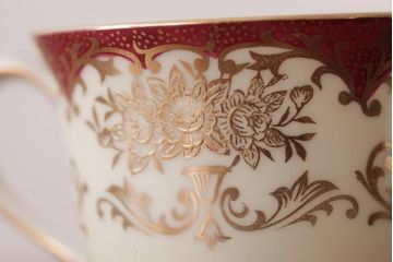 ノリタケ(Noritake、則武、日陶)　マルキ印　エレガントなデザインが魅力のカップ&ソーサー2客セット