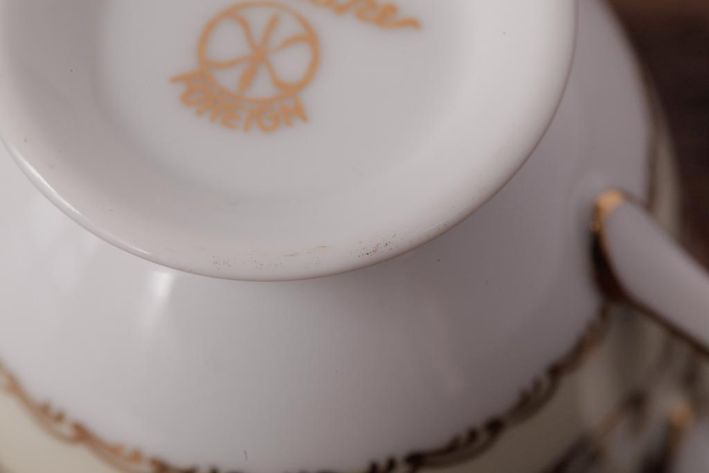 ノリタケ(Noritake、則武、日陶)　マルキ印　エレガントなデザインが魅力のカップ&ソーサー2客セット