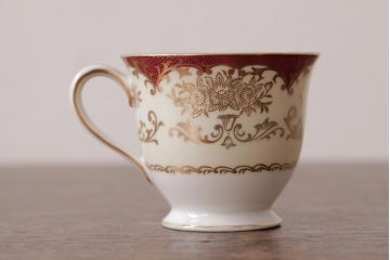 ノリタケ(Noritake、則武、日陶)　マルキ印　エレガントなデザインが魅力のカップ&ソーサー2客セット(1)