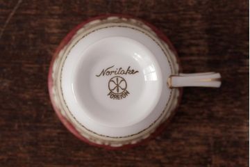 ノリタケ(Noritake、則武、日陶)　マルキ印　エレガントなデザインが魅力のカップ&ソーサー2客セット(1)