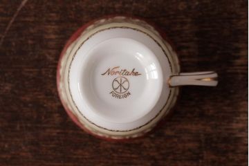 ノリタケ(Noritake、則武、日陶)　マルキ印　エレガントなデザインが魅力のカップ&ソーサー2客セット(2)