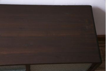 レトロ家具　昭和中期　桐材　鉄脚　ダイヤガラスがレトロな雰囲気を漂わせる箪笥ローボード(収納棚)