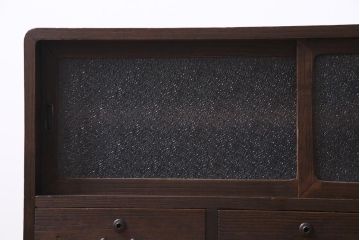 レトロ家具　昭和中期　桐材　鉄脚　ダイヤガラスがレトロな雰囲気を漂わせる箪笥ローボード(収納棚)