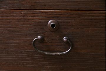 レトロ家具　昭和中期　桐材　鉄脚　ダイヤガラスがレトロな雰囲気を漂わせる箪笥ローボード(収納棚)