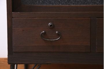 レトロ家具　昭和中期　桐材　鉄脚　ダイヤガラスがレトロな雰囲気を漂わせる箪笥ローボード(収納棚)