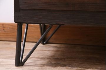 レトロ家具　昭和中期　桐材　鉄脚　ダイヤガラスがレトロな雰囲気を漂わせる箪笥ローボード(収納棚)