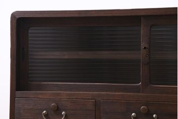 アンティーク家具　昭和中期　桐材　脚付き　モールガラスと銀色の引手がモダンな箪笥ローボード(収納棚)