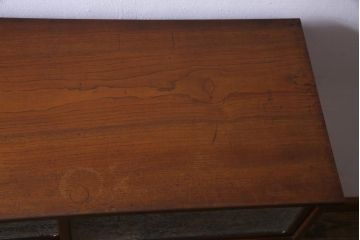 和製アンティーク　桑材・桐材　品のある佇まいが魅力的な指物家具の飾り棚(収納棚、戸棚、桐箪笥、桐たんす)