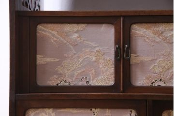 和製アンティーク　桑材・桐材　品のある佇まいが魅力的な指物家具の飾り棚(収納棚、戸棚、桐箪笥、桐たんす)