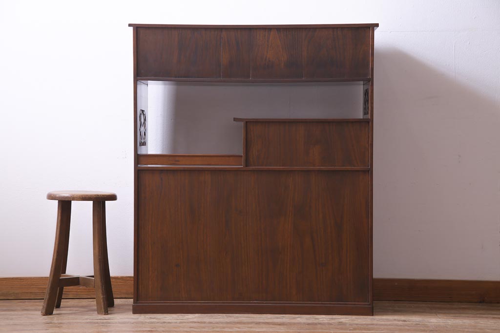 和製アンティーク　桑材・桐材　品のある佇まいが魅力的な指物家具の飾り棚(収納棚、戸棚、桐箪笥、桐たんす)