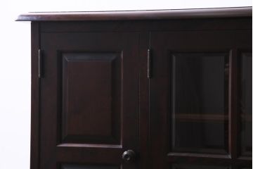中古　北海道民芸家具　#138　落ち着いた色味のクラシカルなサイドボード(収納棚、戸棚)