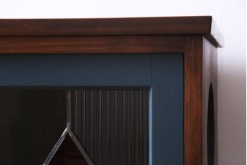 ラフジュ工房オリジナル　古建具リメイク　モールガラス　ステンドグラスがノスタルジックな雰囲気漂う戸棚(収納棚、サイドボード)