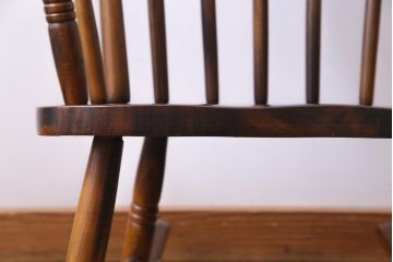 ヴィンテージ家具　ビンテージ　やすらぎの空間づくりにぴったりなロッキングチェア(アームチェア)
