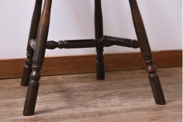 ヴィンテージ家具　イギリスビンテージ　なめらかな木肌と濃い色味が魅力のダイニングチェア(ウィンザーチェア、板座チェア、ウインザーチェア)