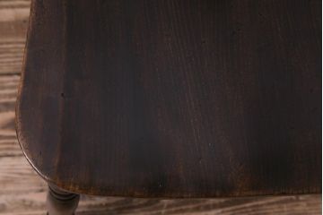 ヴィンテージ家具　イギリスビンテージ　背もたれの透かし彫りがお洒落なホイールバックチェア(板座チェア、ダイニングチェア)