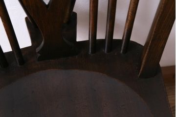 ヴィンテージ家具　イギリスビンテージ　背もたれの透かし彫りがお洒落なホイールバックチェア(板座チェア、ダイニングチェア)