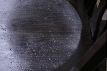 ヴィンテージ家具　イギリスビンテージ　背もたれの透かし彫りがお洒落なホイールバックチェア(板座チェア、ダイニングチェア)