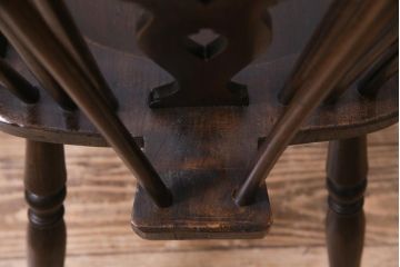 ヴィンテージ家具　イギリスビンテージ　背もたれの透かし彫りがお洒落なホイールバックチェア(板座チェア、ダイニングチェア)