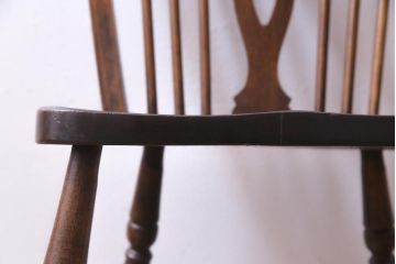 ヴィンテージ家具　イギリスビンテージ　背もたれの透かし彫りがお洒落なホイールバックチェア(板座チェア、ダイニングチェア)(1)