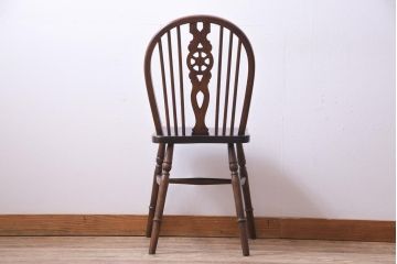 ヴィンテージ家具　イギリスビンテージ　背もたれの透かし彫りがお洒落なホイールバックチェア(板座チェア、ダイニングチェア)(1)