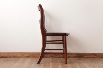 中古　九州民芸家具　赤みがかった色合いと艶が美しいダイニングチェア(板座チェア、ワークチェア)(1)