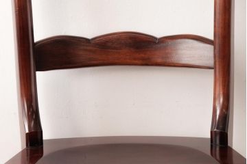 中古　九州民芸家具　赤みがかった色合いと艶が美しいダイニングチェア(板座チェア、ワークチェア)(1)