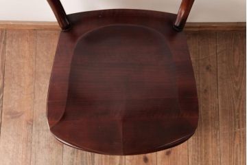 中古　九州民芸家具　赤みがかった色合いと艶が美しいダイニングチェア(板座チェア、ワークチェア)(1)