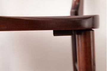 中古　九州民芸家具　赤みがかった色合いと艶が美しいダイニングチェア(板座チェア、ワークチェア)(1)