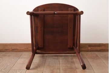 中古　九州民芸家具　赤みがかった色合いと艶が美しいダイニングチェア(板座チェア、ワークチェア)(1)