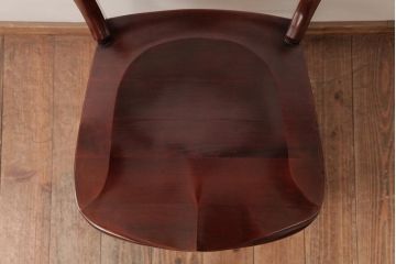 中古　九州民芸家具　赤みがかった色合いと艶が美しいダイニングチェア(板座チェア、ワークチェア)(2)