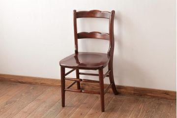 中古　九州民芸家具　赤みがかった色合いと艶が美しいダイニングチェア(板座チェア、ワークチェア)(2)