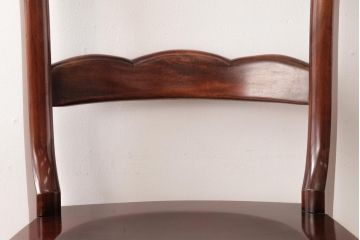 中古　九州民芸家具　赤みがかった色合いと艶が美しいダイニングチェア(板座チェア、ワークチェア)(2)